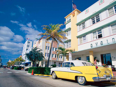 Miami. Antiguo coche americano, al estilo de los que aún circulan por La Habana