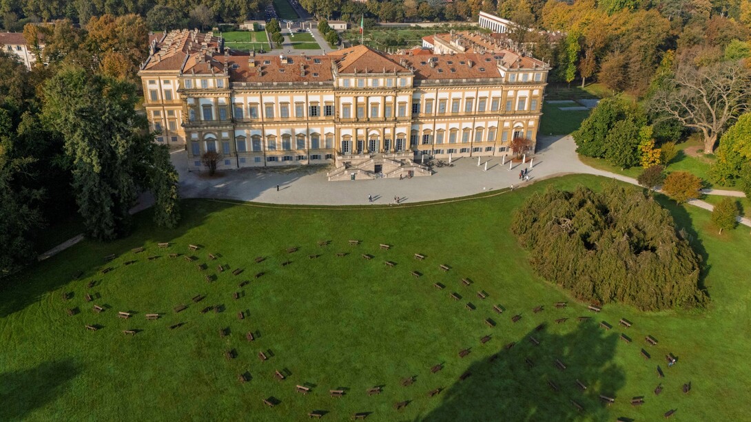 Michelangelo Pistoletto, La formula della Creazione - Terzo Paradiso, Giardini della Reggia di Monza, Italia. Ph Marco Beck Peccoz