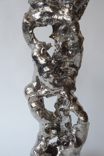 Markus Karstiess, Lavrence Doe, 2007
Gazed ceramic, Monkshood (Aconitum napellus), 35.5 x 11 x 11 cm © Markus Karstiess/ VG Bild-Kunst, Bonn 2007-2015. Courtesy the artist and Bruce Haines Mayfair