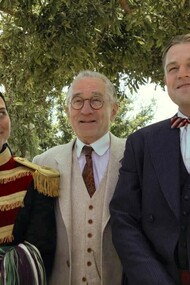 Leonardo di Caprio, Robert De Niro e Lily Gladstone em cena do filme