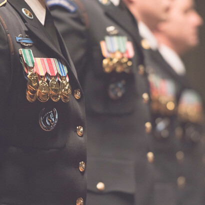 El comandante Caycho, se encuentra destacado en el cuartel fronterizo de más relevancia, existe cierta tensión con el país limítrofe, han surgido escaramuzas y los soldados están en alerta permanente