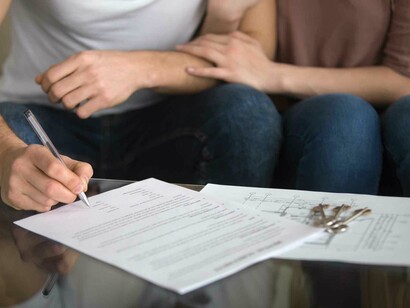 Attenzione prima di firmare i contratti
