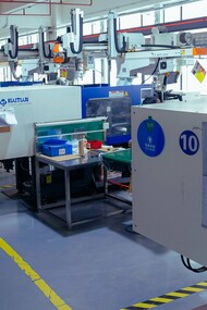 An industry that makes mechanical parts in China using injection molding, the most common and economical process for the mass production of high-performance engineering plastics