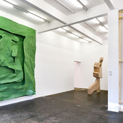 Exhibition view «La fine ligne», with works from Simone Holliger, Linus Bill + Adrien Horni and Simon Paccaud. Photo: Kunst Halle Sankt Gallen, Sebastian Schaub