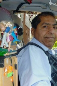 Akber Batada, un conductor diferente a los demas. Fotografías : Alan Rokeach