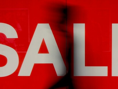 Difuminados en la vorágine consumista