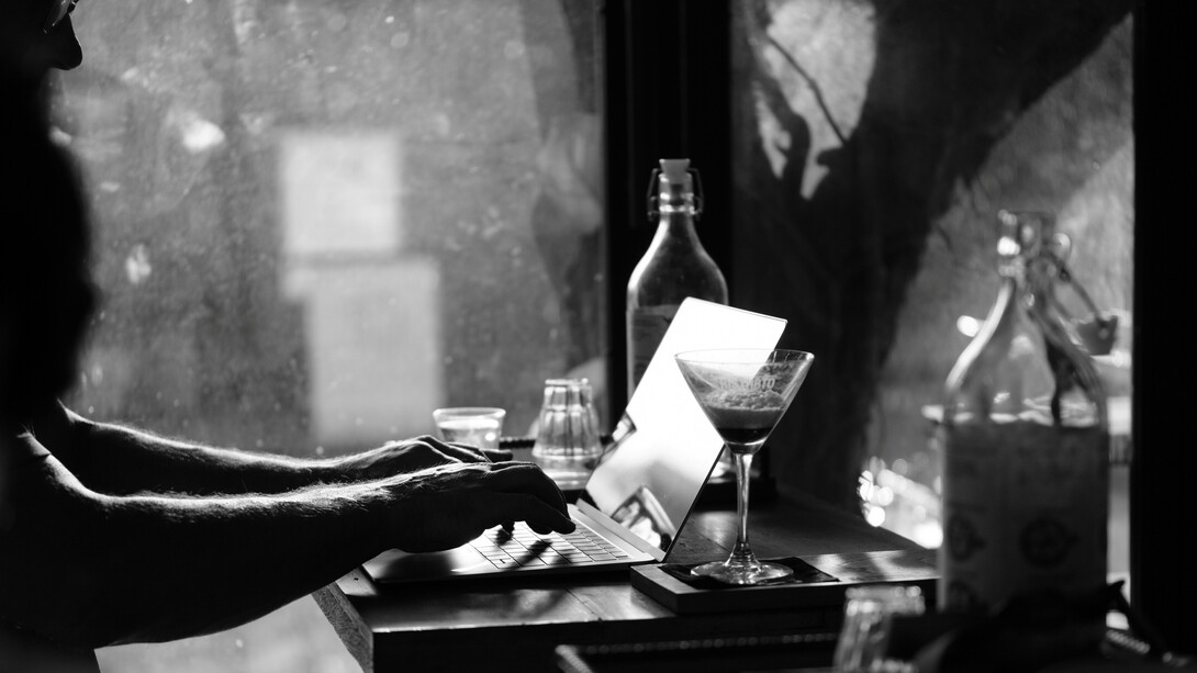 Oggi essere scrittori significa confrontarsi con strumenti come l’intelligenza artificiale, che possono supportare ma anche mettere in discussione la creatività umana