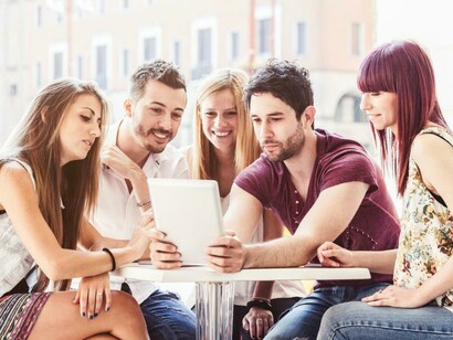 Amigos millennials
