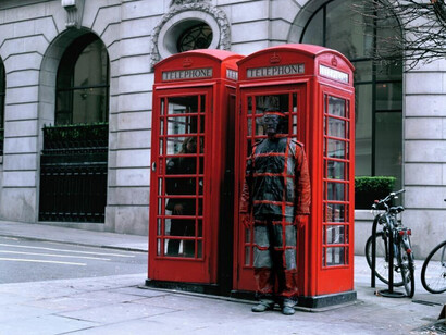 Telephone Booth, № 65, 2008. © Liu Bolin, courtesy… Paris-Beijing
