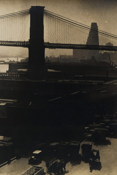 Consuelo Kanaga, Untitled (Downtown New York), 1922–24. Courtesy of San Francisco Museum of Modern Art