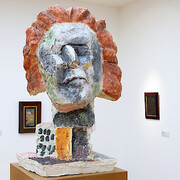 Markus Lüpertz, Beethoven, 25 x 60 x 55 cm., Privatbesitz, © VG Bild-Kunst Bonn, 2016; Hintergrund: Sammlungspärsentation Max Klinger