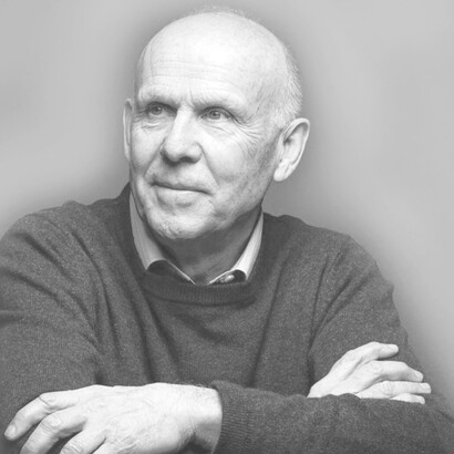 Richard Wrangham, primatólogo británico cuyos estudios abarcan el comportamiento de los simios, la evolución humana, la violencia, y la cocina