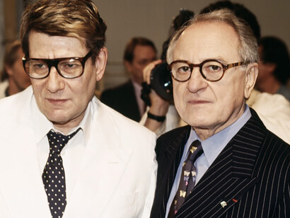 Pierre Bergé. Celui qui fut le compagnon du grand Yves Saint Laurent, formule ainsi sa passion : « Quand vous achetez une unité, c’est un objet. Deux, c’est une paire. Trois, c’est une collection »