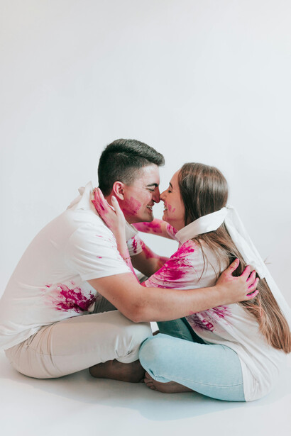 Las experiencias relatadas muestran cómo la promesa de conexión se convierte muchas veces en una sucesión de encuentros vacíos