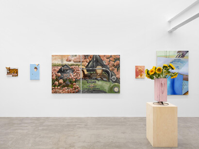 Various artists, An average comet, exhibition view. Courtesy of Harkawik