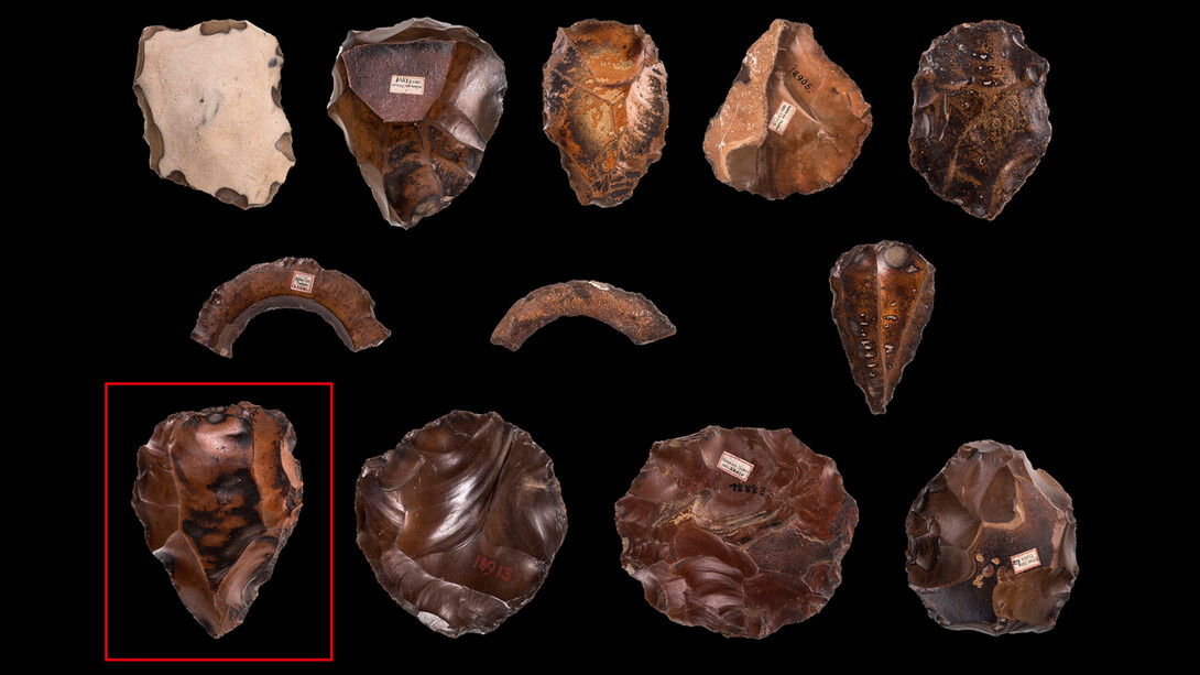 Prähistorische Hornsteingeräte, die G. Schweinfurth in Theben aufgelesen hat, darunter ein
 Faustkeil (ÄM 18886), Ägypten, Theben, Mittelpaläolithikum, ca. 500.000. Mit freundlicher genehmigung des Neuen Museums