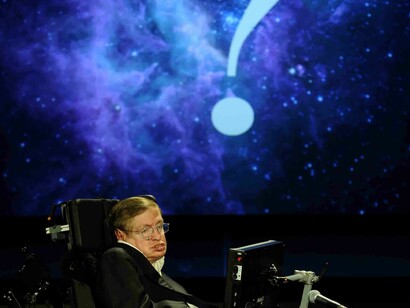 Stephen Hawking en una conferencia para la NASA