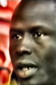 En 1996, Ali Dia engañó al entrenador del Southampton haciéndose pasar por primo de George Weah. Con una llamada falsa, firmó un contrato de un mes, pero jugó...53 minutos