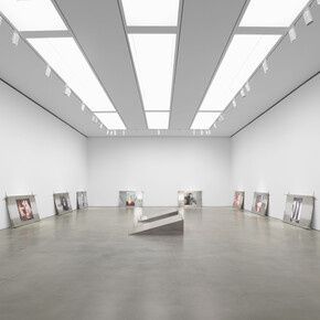 Jordan Wolfson, exhibition view. Courtesy of Gagosian Gallery