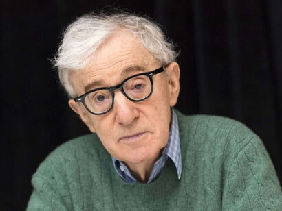 Woody Allen è un regista, attore, sceneggiatore, comico, scrittore e commediografo statunitense, tra i principali e più celebri umoristi dell'epoca contemporanea