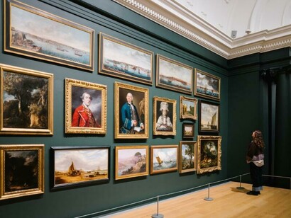 Threads of time: travel, trade and textiles, exhibition view. Courtesy of Auckland Art Gallery Toi o Tāmaki. Photography by David St George