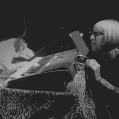 Lollabelle al piano