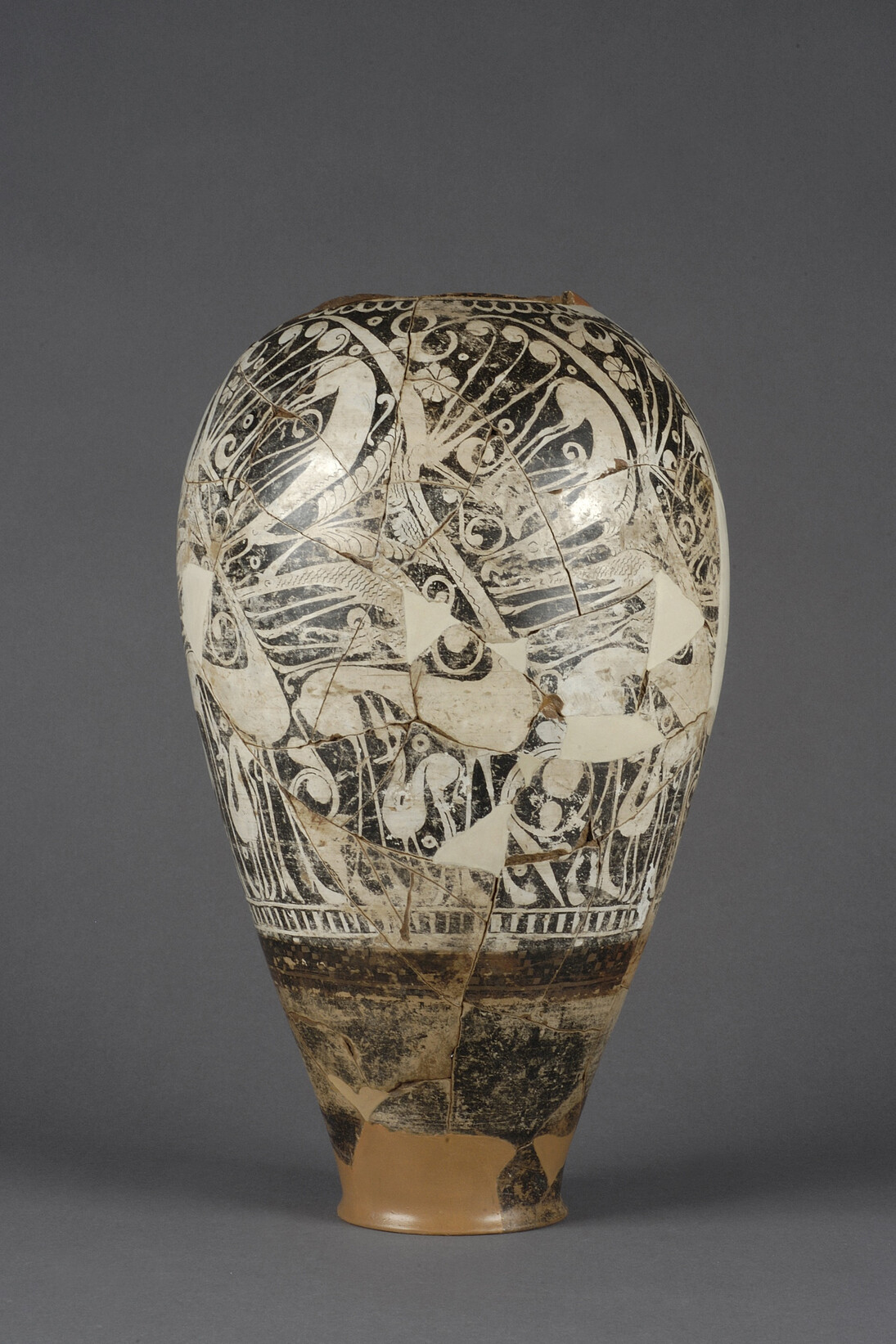 Painted pots from Clermont-Ferrand, Ceramic, Clermont-Ferrand, central France, 150–100 BC
© Bibracte / Antoine Maillier.
