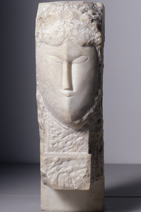 Amedeo Modigliani; Cabeza de mujer, 1913, mármol de Carrara