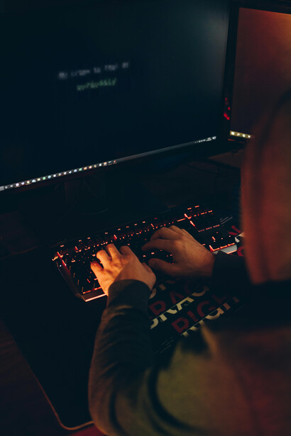 Trabajador encargado de corregir los errores en los modelos generados por IA