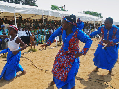 Bailes tradicionales en Douala, Camerún. Foto: Javier Andrés Beltrán