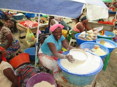 Luanda, Angola. O funge, feito de maíz ou mandioca, é a comida principal dos angolanos