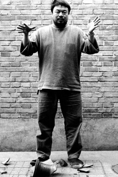 “Dropping a Han Dynasty Urn” de Ai Weiwei. A arte contemporânea promete provocar, irritar até