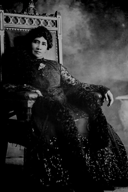 Liliʻuokalani (Hawaiian pronunciation: [liˌliʔuokəˈlɐni]; Lydia Liliʻu Loloku Walania Kamakaʻeha; September 2, 1838 – November 11, 1917) was the only queen regnant and the final sovereign monarch of the Hawaiian Kingdom, reigning from January 29, 1891, until the overthrow of the kingdom on January 17, 1893