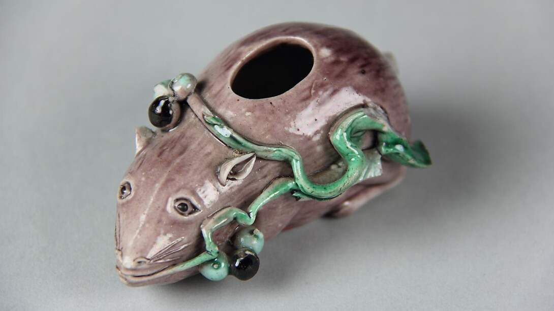 Water Coupe in the Shape of a Mouse
18th century
China