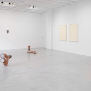Sofia Hultén, Concrete head, exhibition view. Courtesy of Galerie Nordenhake