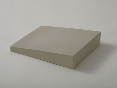 Anna-Bella Papp, Untitled, 2012, clay, 27.5 x 22 x 5 cm © the artist and Stuart Shave/Modern Art London