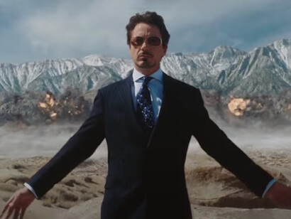 La renuncia de Tony Stark a las armas puede leerse hoy como un gesto anticipado de conciencia social, que muchos calificarían como woke, aunque en ese entonces no se usara ese término