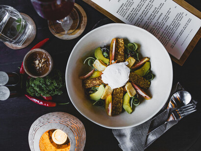 La Matriz BCG permite clasificar los platos según su popularidad y rentabilidad, ofreciendo un punto de partida útil para la toma de decisiones