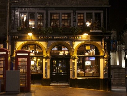 La Deacon Broedie`s Tavern es parada obligada en las rutas que recuerdan las truculentas historias de la ciudad