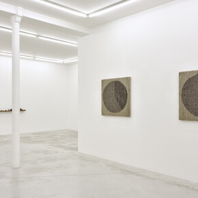 Analia Saban. Quantifiable, exhibition view. Courtesy of Praz Delavallade