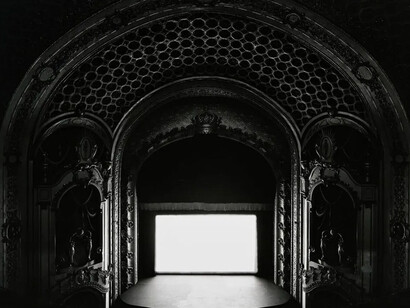 Hiroshi Sugimoto, State theater, Sydney (detail), 1994. Courtesy of Krakow Witkin Gallery