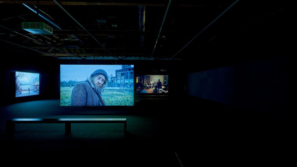 Julian Rosefeldt. Manifesto. Courtesy of Hauser & Wirth