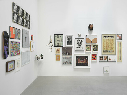 Various artists, My amazing friends, exhibition view. Courtesy of Jeffrey Deitch Gallery