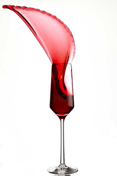 If one suffers a reaction from certain wines, it is highly unlikely that sulphur dioxide is the reason