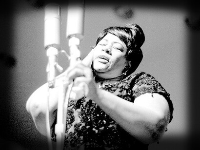 Ella Fitzgerald, cantora de jazz, no Helsinki Culture Hall (1963)