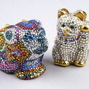 Judith Leiber, Envelope bag inspired by Sonia Delaunay painting, 1980. Courtesy of Phoenix Art Museum