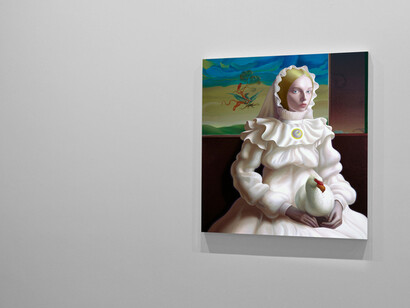 Remus Grecu, Rainbows at the edge of sorrow, vista de exhibición. Cortesía de Yusto/Giner 