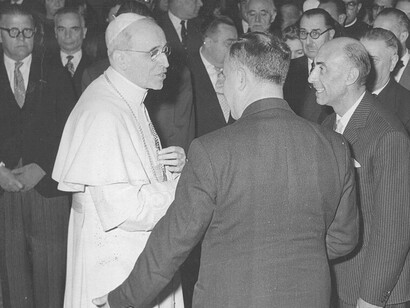 A meeting between Pope Pius XII and a delegation from Confartigianato, 1958