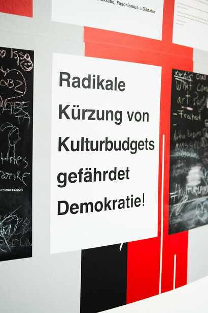 Ausreißer. Die wandzeitung, ehxibition view. Courtesy of Kunsthaus Graz