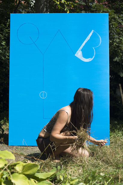 Agnieszka Brzeżańska, WLDBGHYQU
, oil on canvas, 200 × 150 cm © the artist, Courtesy of Marlborough Contemporary. Photo: Szymon Roginski